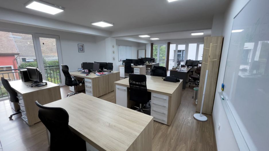 Spațiu de birouri de 95 mp + terasa 90 mp zona Centrala - Poză 1