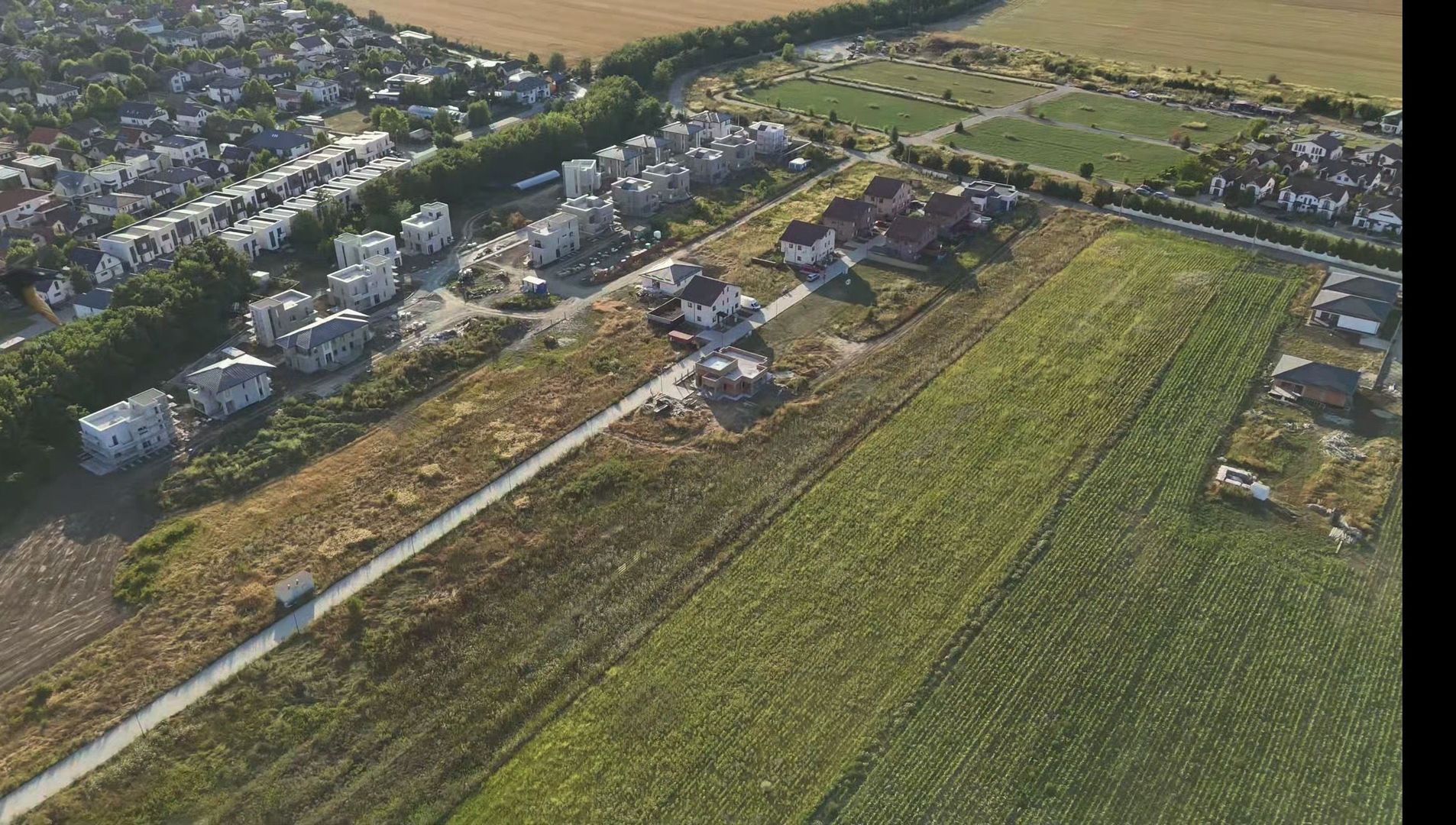 Terenuri de vanzare în complexul rezidențial Shine Residence Corbeanca - Poză 6
