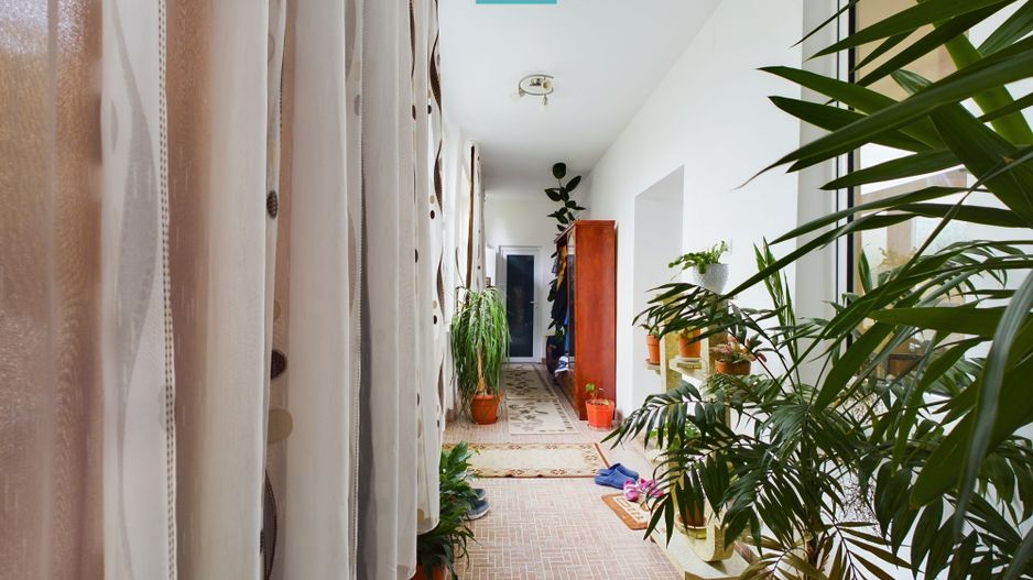 Casă ideală pentru o familie numeroasă, Sântana - Poză 3