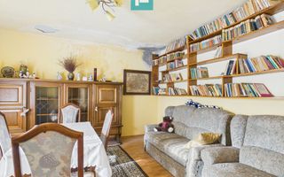 Casă cu etaj Căpâlnaş - Poză 12