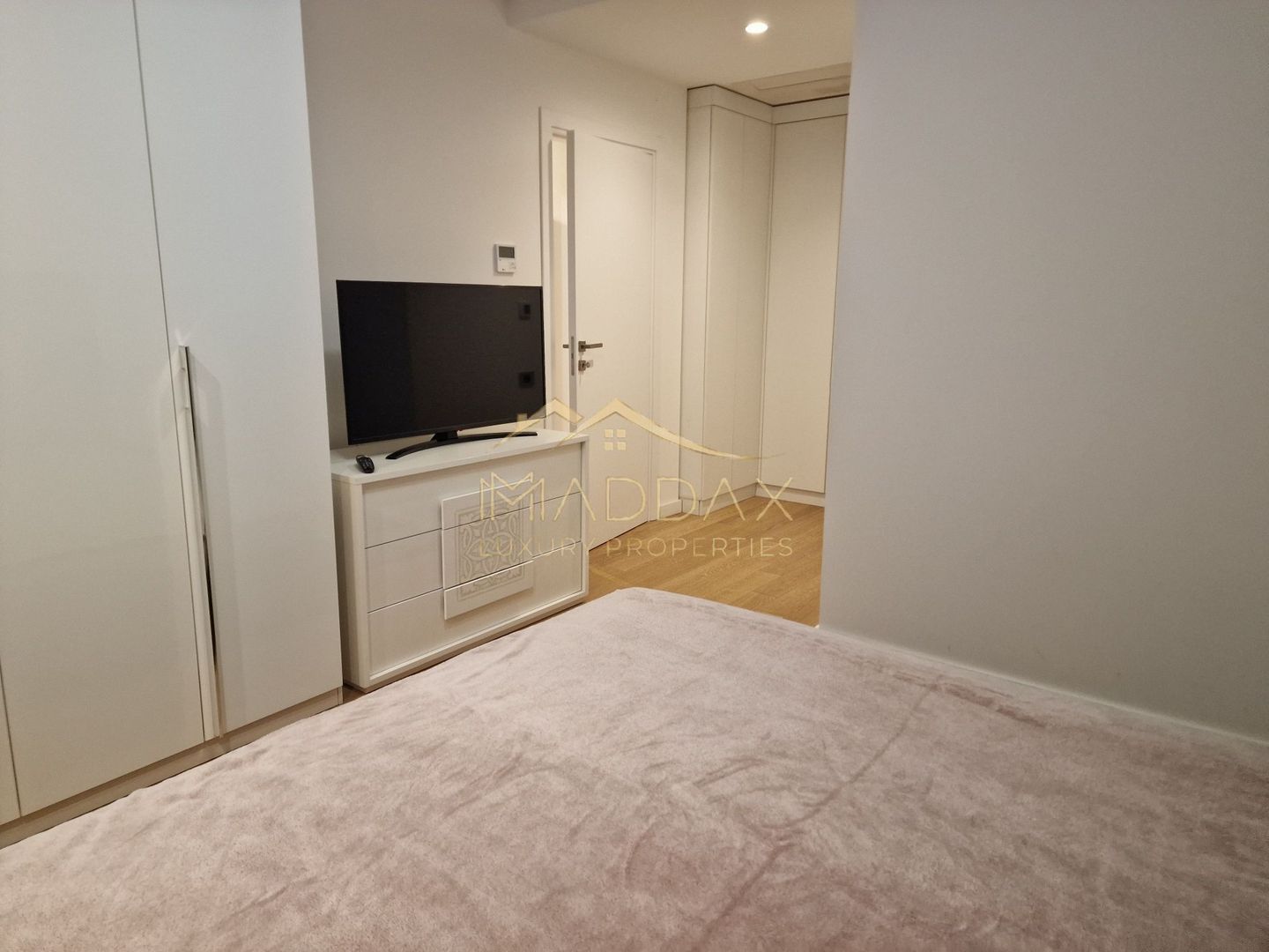 De inchiriat apartament 3 camere - Aviatiei Tower - Poză 6