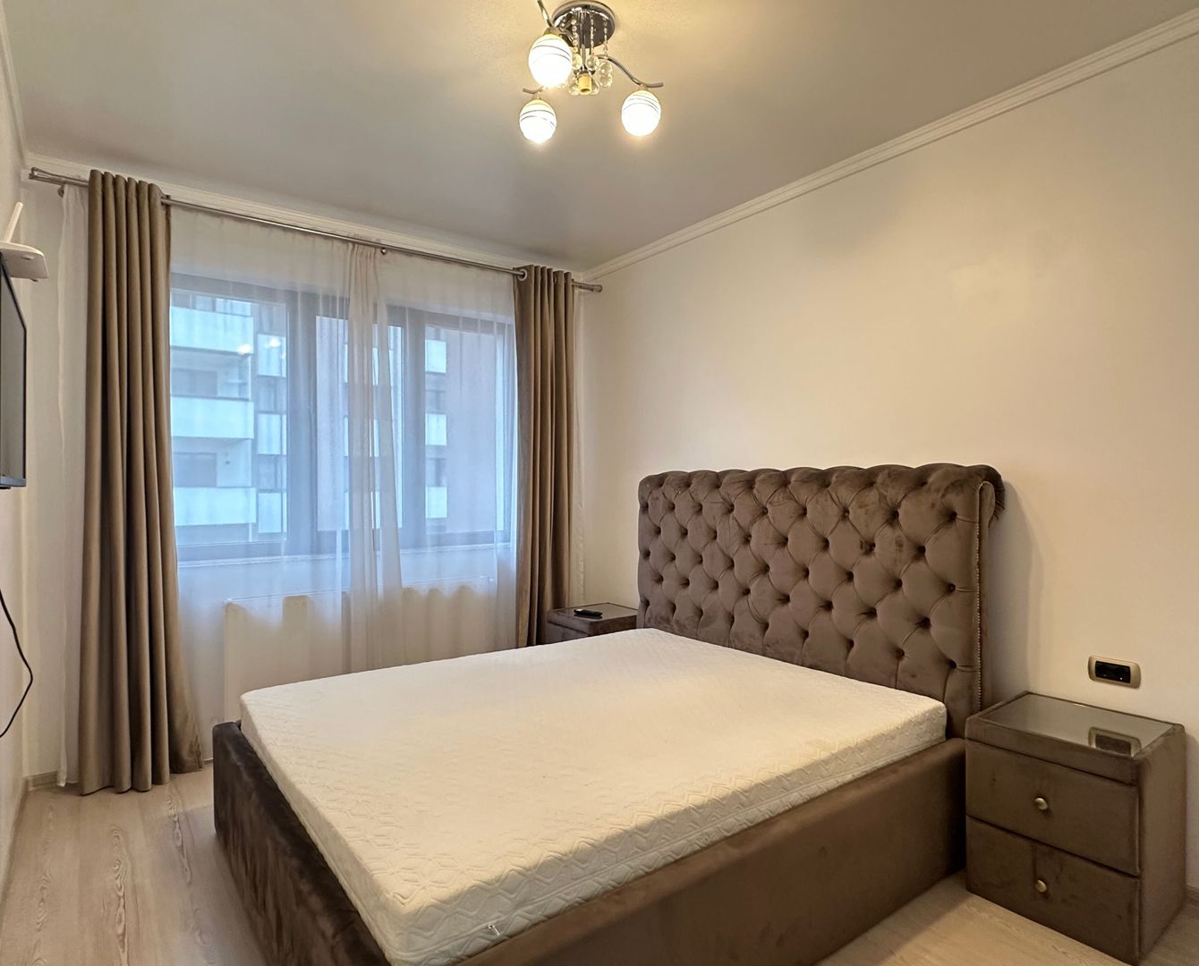 Vând apartament 3 camere 3 minute de Coresi complex ISARAN - Poză 10