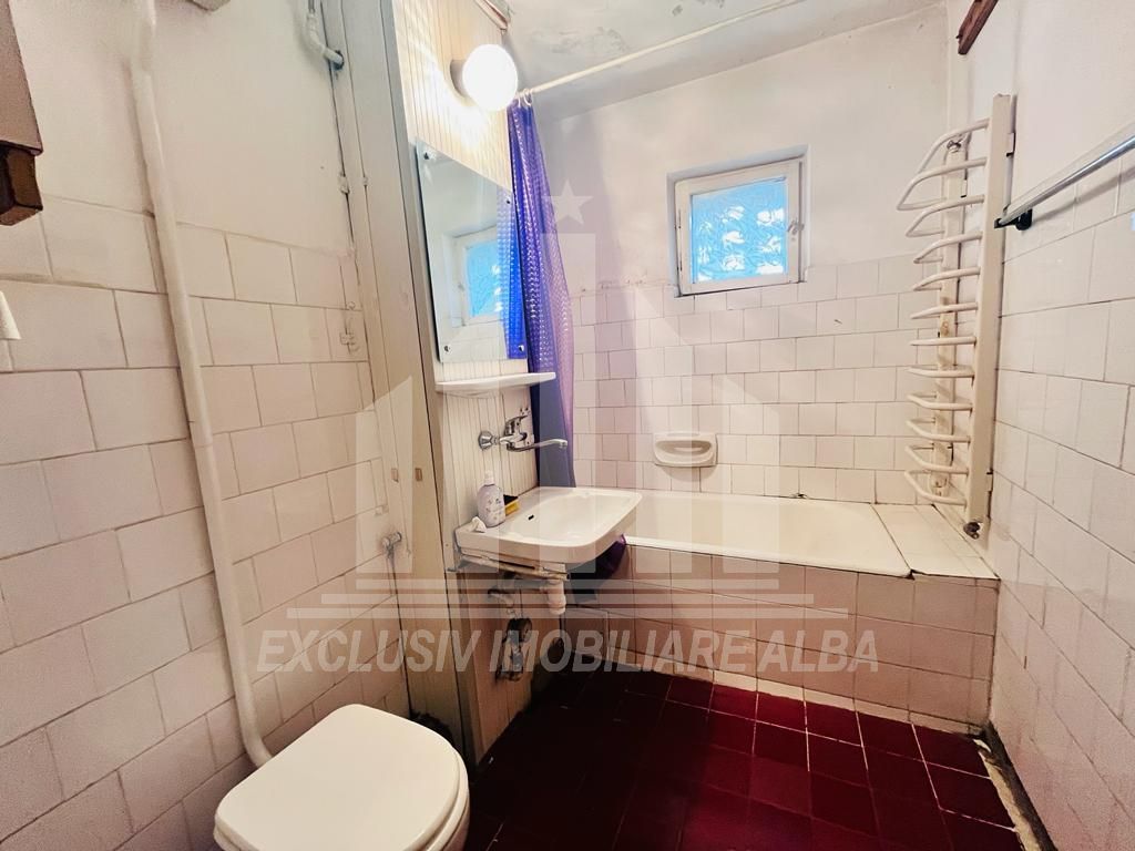 Apartament cu 3 camere decomandate, Cetate - Poză 6