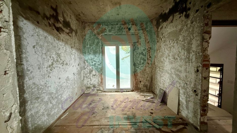 Proprietate cu farmec Art Deco în Cartierul Evreiesc cu multa verdeata - Poză 11