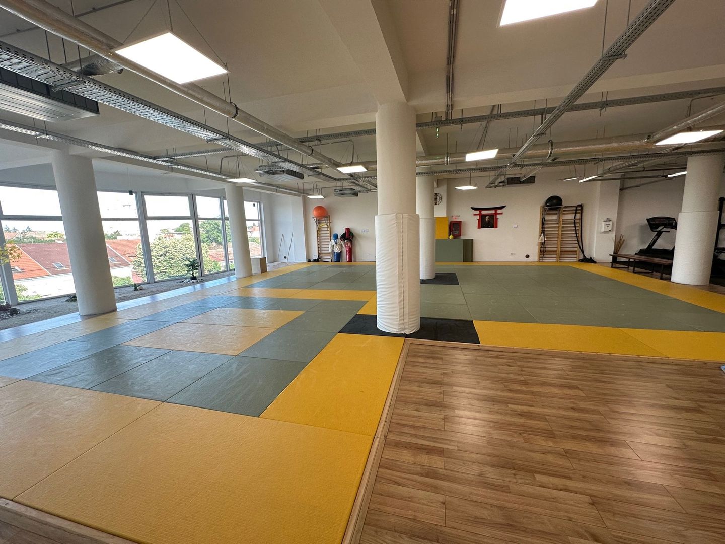 Spatiu de birou cu terasa de 295 mp - Poză 13