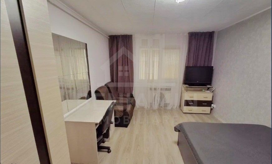 Garsoniera-24mp-Parter-Mobilata-Utilata-Zona Tractorul-Brasov - Poză 3