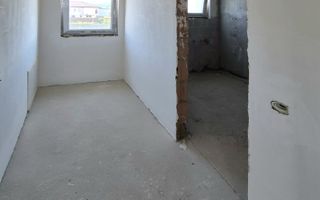 Casă / Vilă patru camere, curte proprie 250 mp, stil Duplex - Poză 15