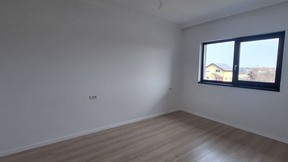 Duplex frumos cu arhitectura mediteraneana - Poză 22