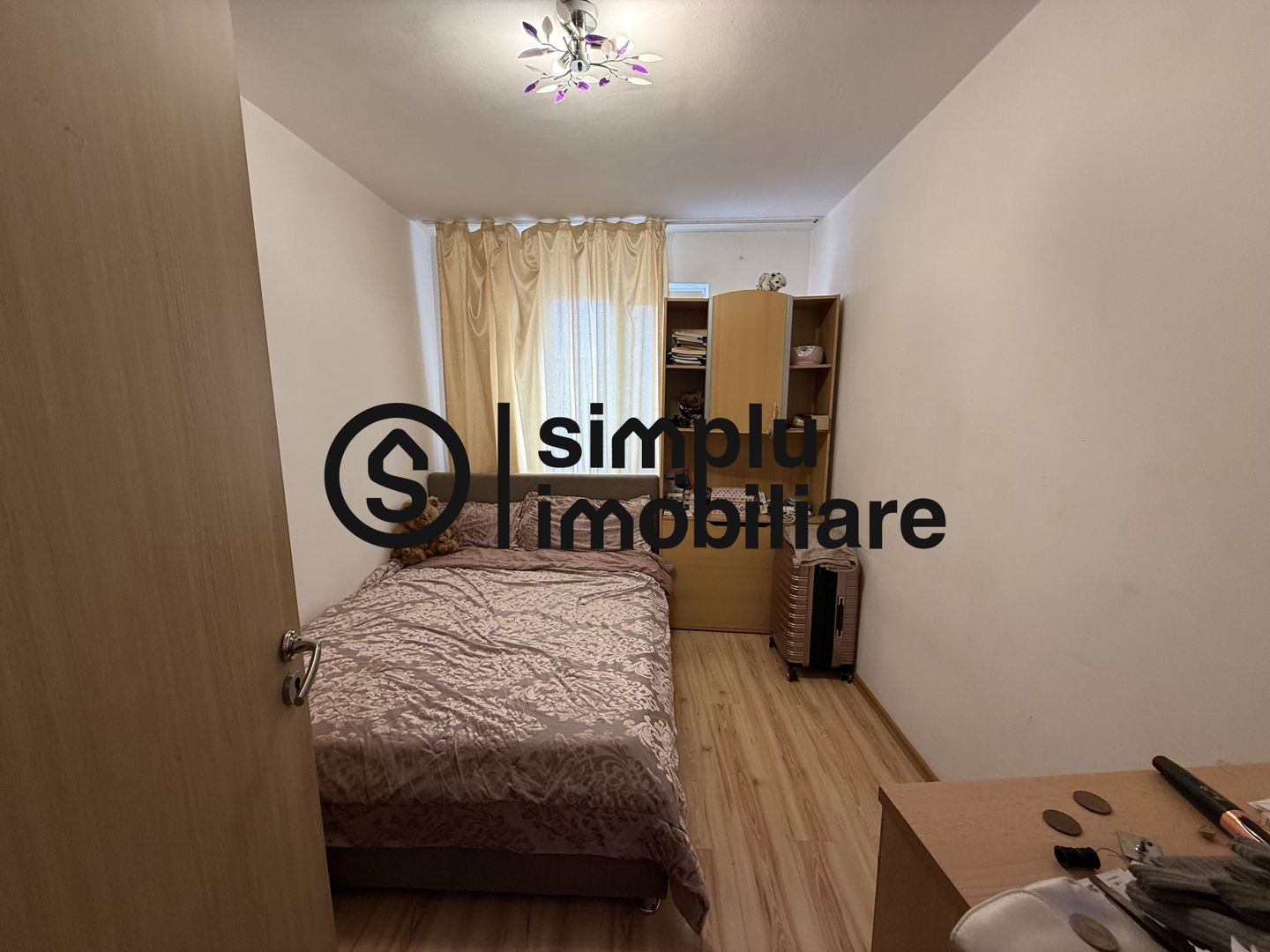 3 camere semidecomandate, et 3/4 - 115 000 Euro - Poză 1