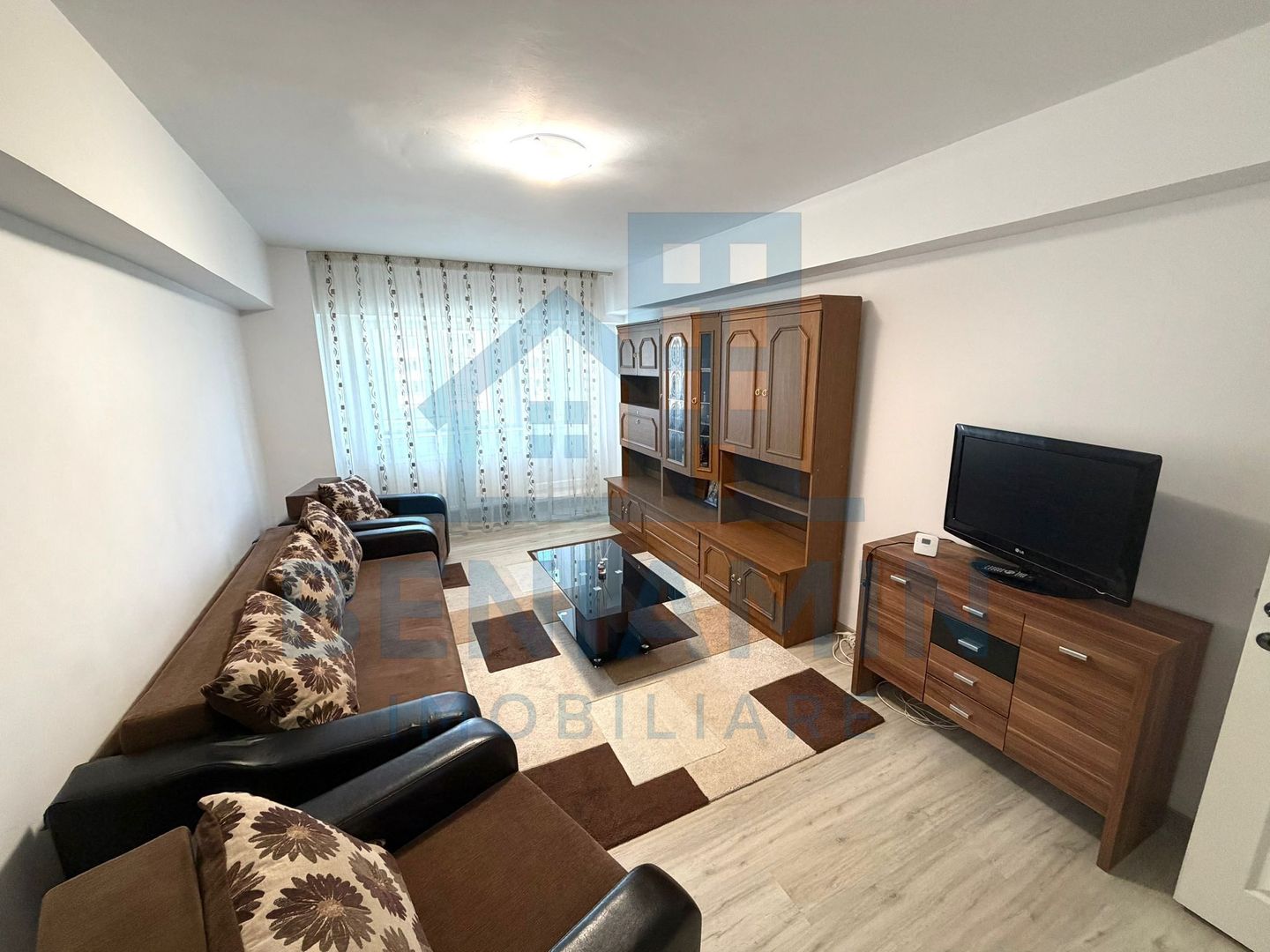 Apartament cu 2 camere decomandat Calea Bucuresti - Patria - Poză 1