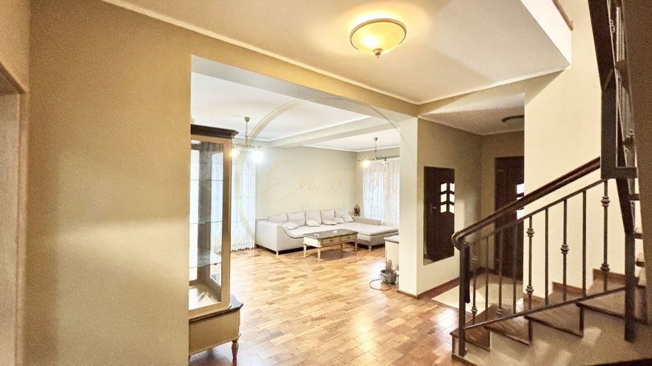 VILĂ DEOSEBITĂ ÎN CARTIERUL PLANETELOR, GIROC – ZONĂ REZIDENȚIALĂ LINIȘTITĂ - Poză 4