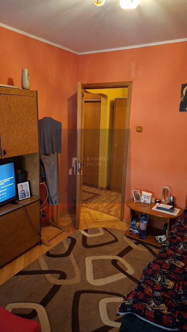 Apartament 4 camere decomandat Titan - Poză 9