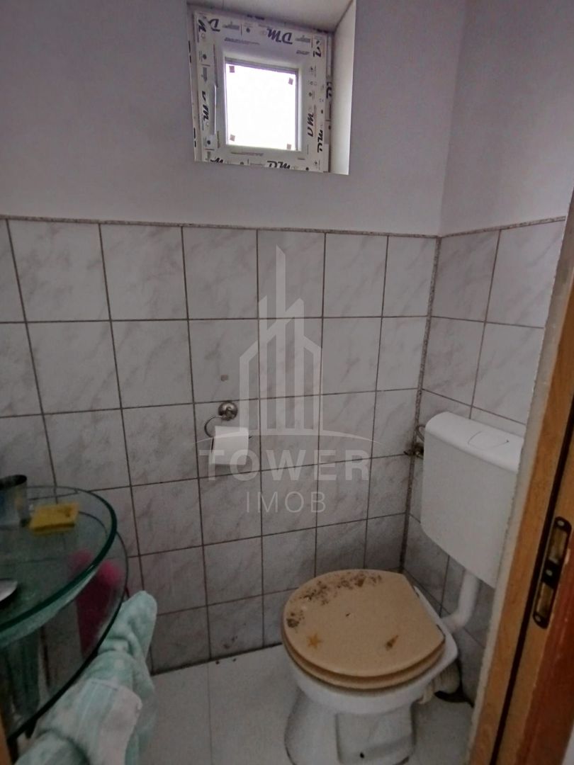 Casa de vanzare cu spatiu comercial la parter - Poză 5