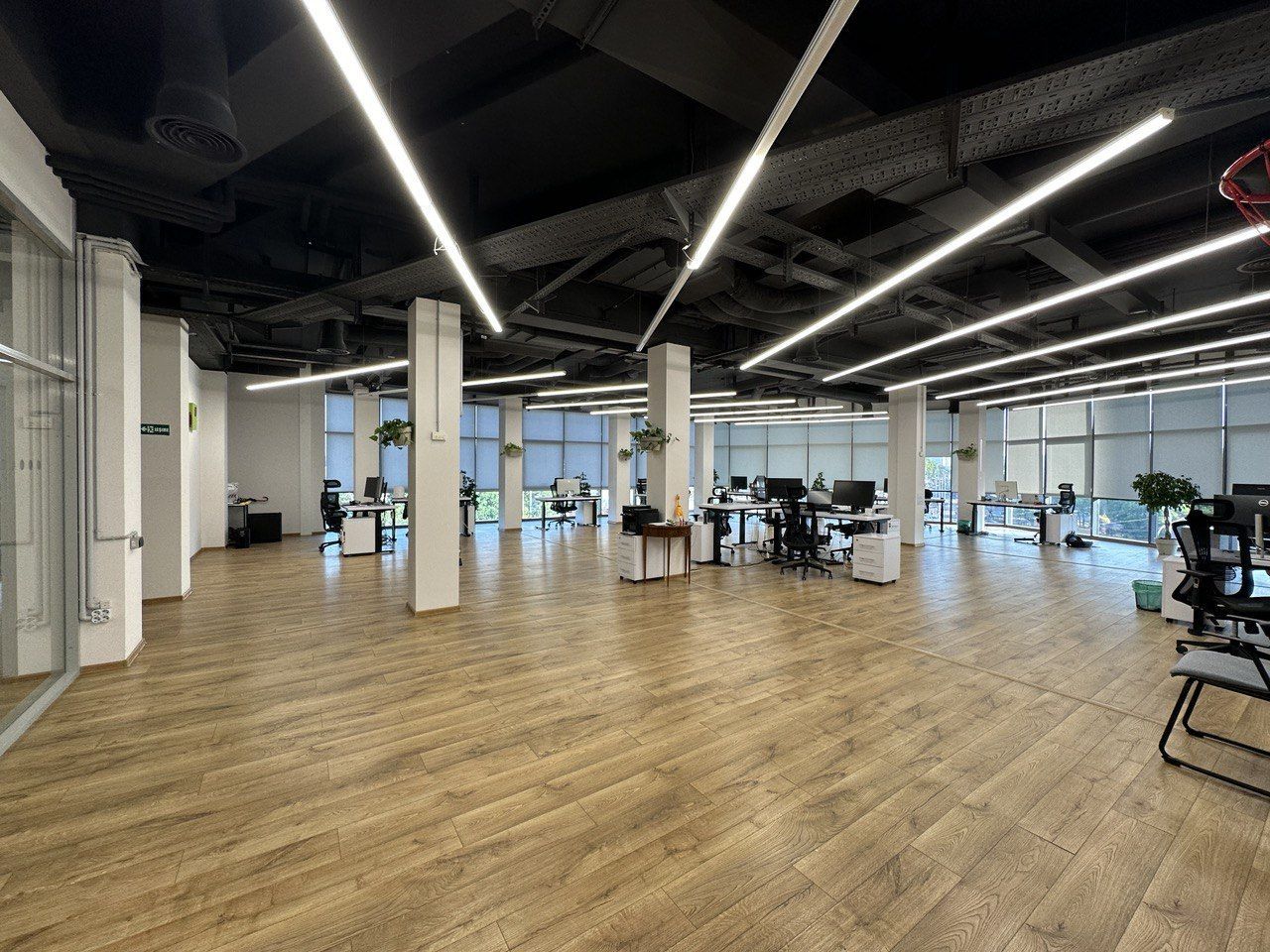 Chirie Spații de Birou 420 m2.și 300m²   sectorul Rîșcani. - Poză 8
