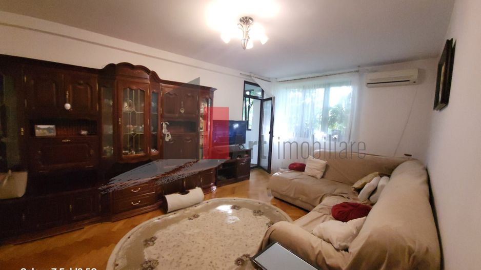 Apartament  4 camere,   Titan - Poză 1