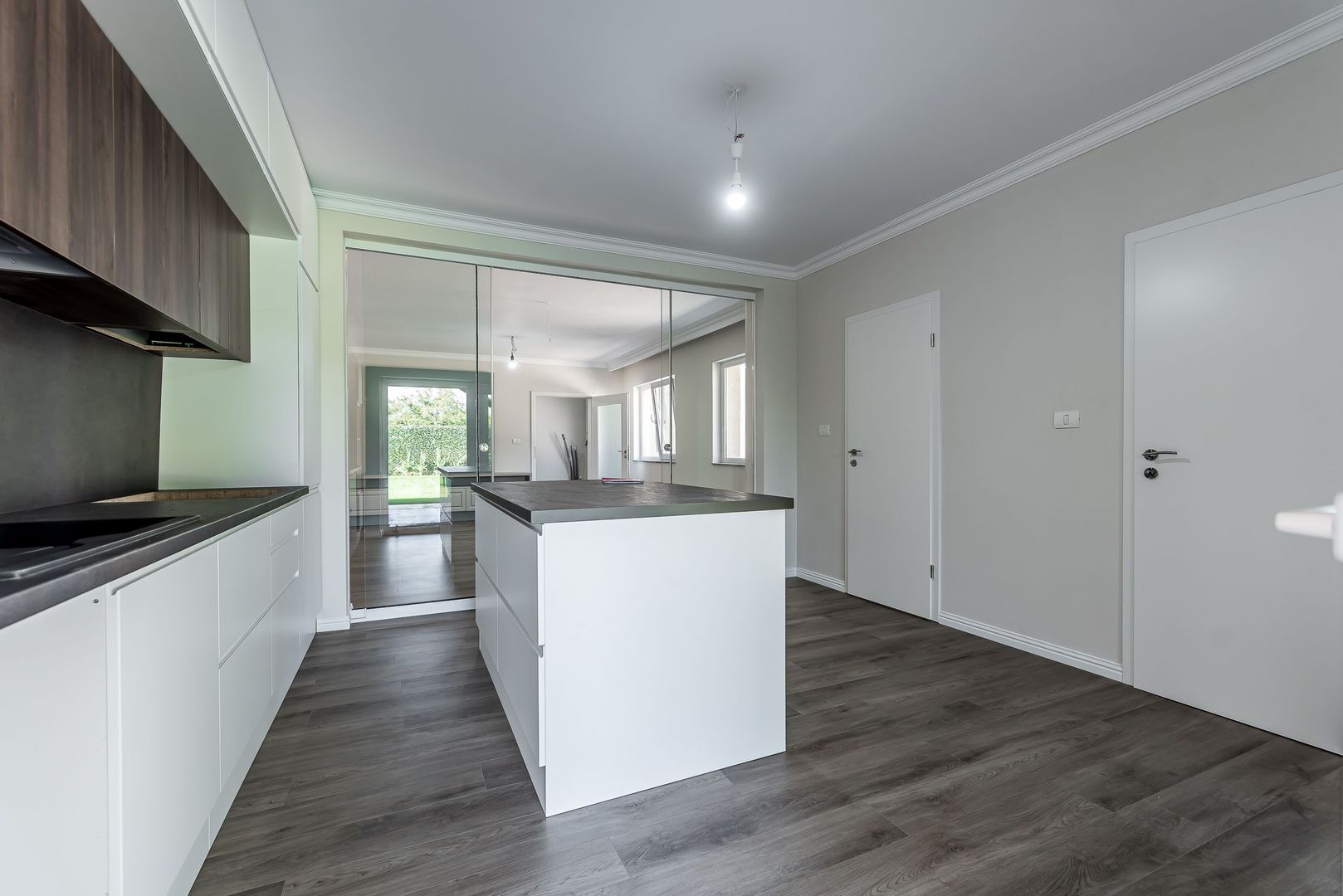 Casă gata de mutat în Aradul Nou, renovată complet (2026) - Poză 6