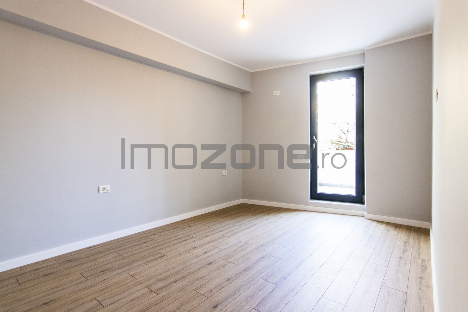 SPATIU COMERCIAL 100MP + 17 TERASA - 2 LOCURI DE PARCARE, BOXA INCLUSA 9MP - Poză 3