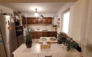 Apartament 3 camere, 67 mp, grădină privată 77 mp, parcare inclusă. - Poză 2