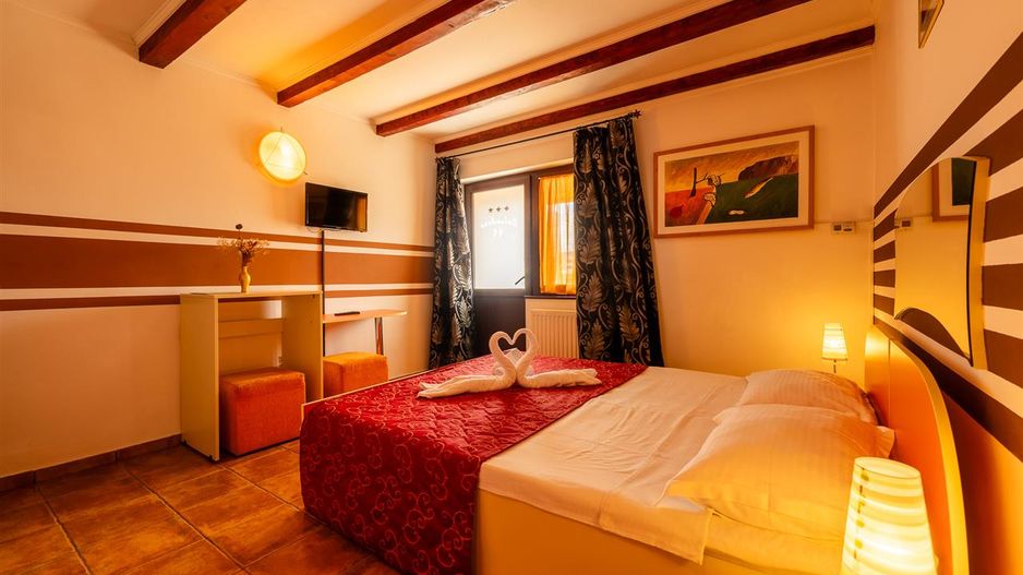 Pensiune cocheta, la poalele emblematicei Cetati Rasnov, Brasov - Poză 25