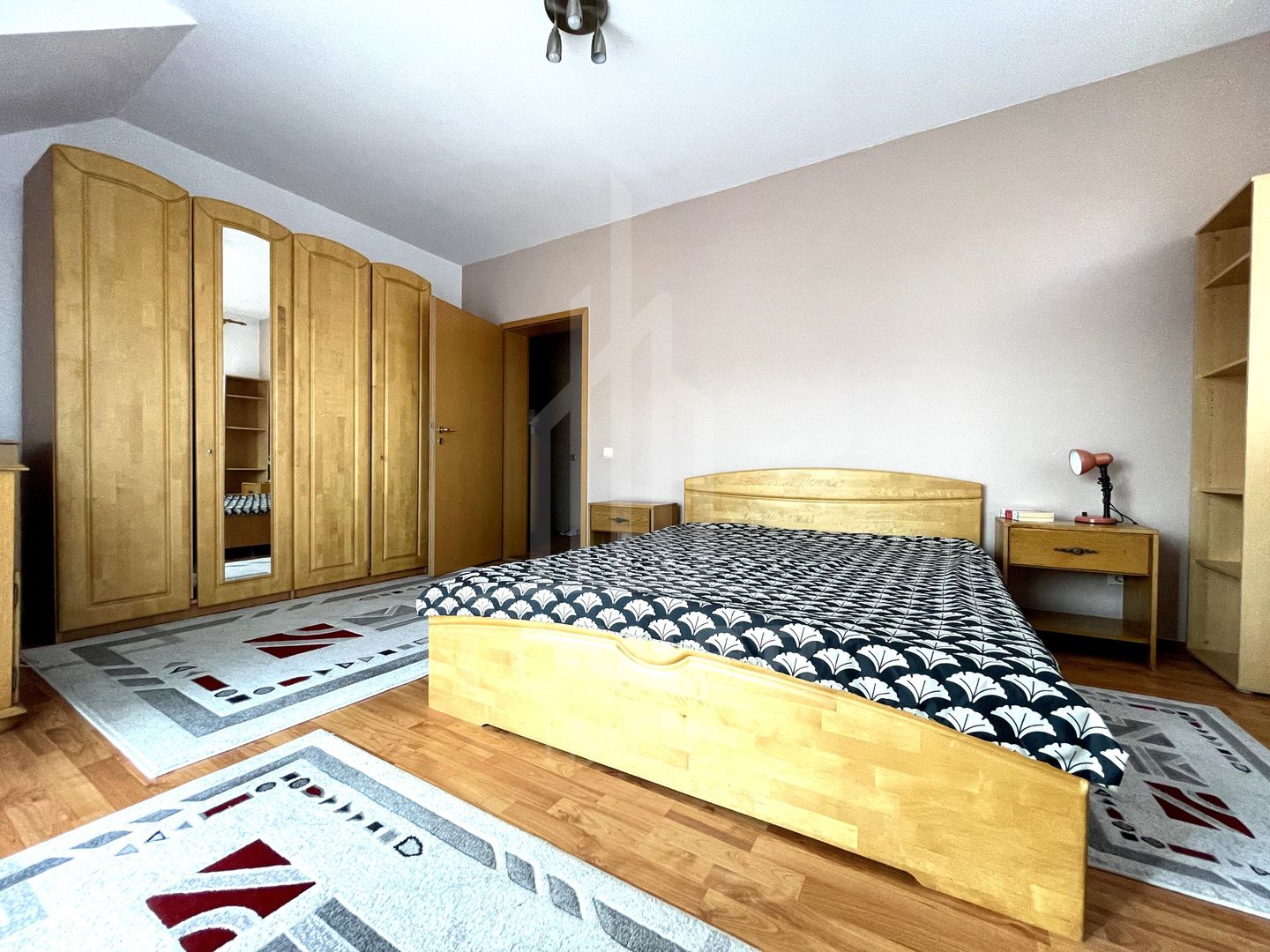 Închiriez apartament 3 camere la vilă – Strand - Poză 6