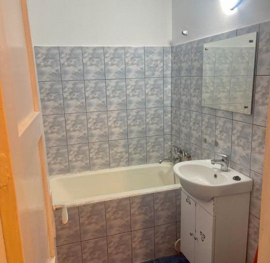 AZURA Imobiliare Pitesti - De Inchiriat Garsoniera Ultracentral - Poză 7