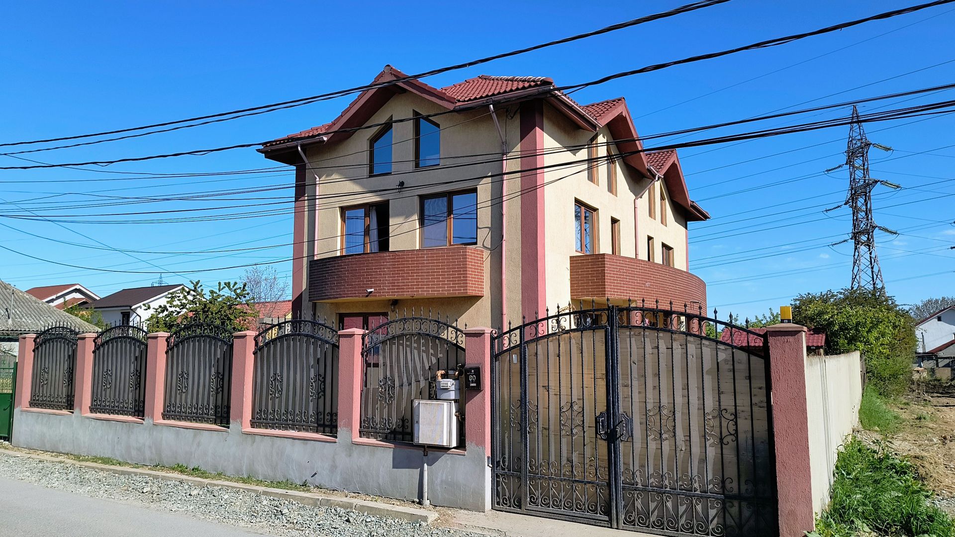 Năvodari | Casă spațioasă cu teren mare - Poză 37