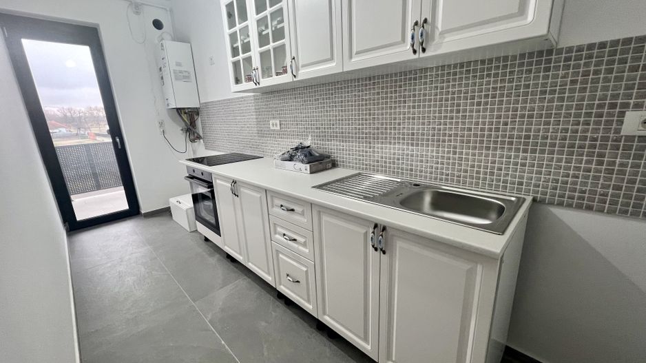 APARTAMENT SPATIOS CU TERASA - Poză 1