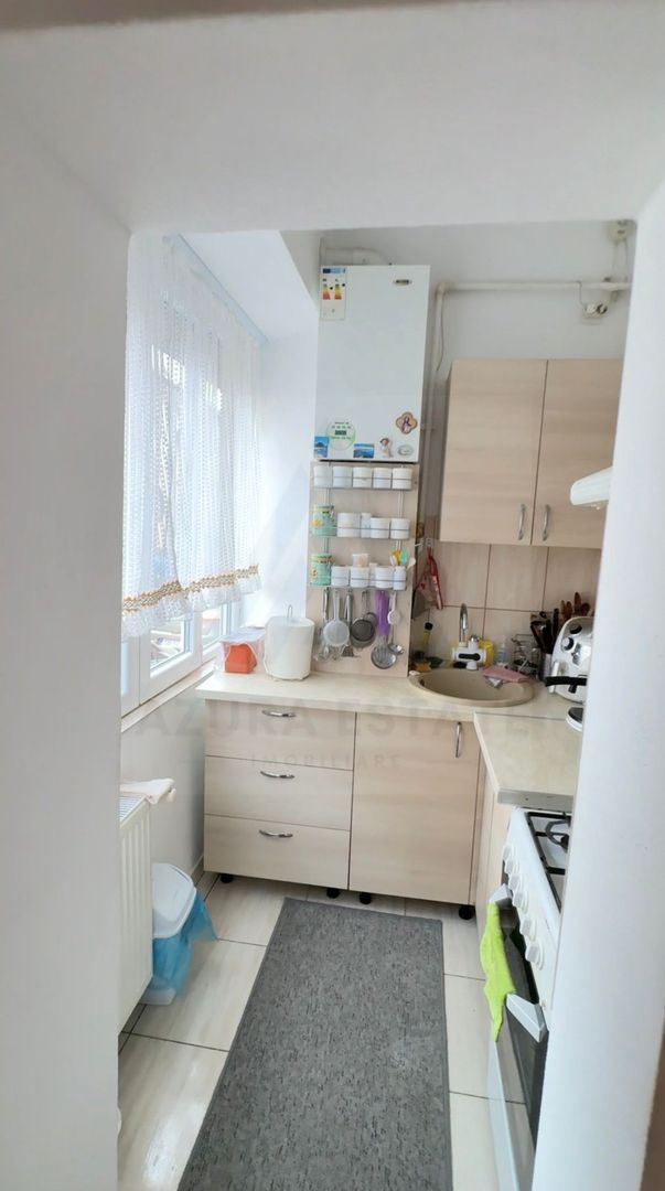 Apartament decomandat 70 mp utili 2 bai pivnita si curte 58 mp Central - Poză 14
