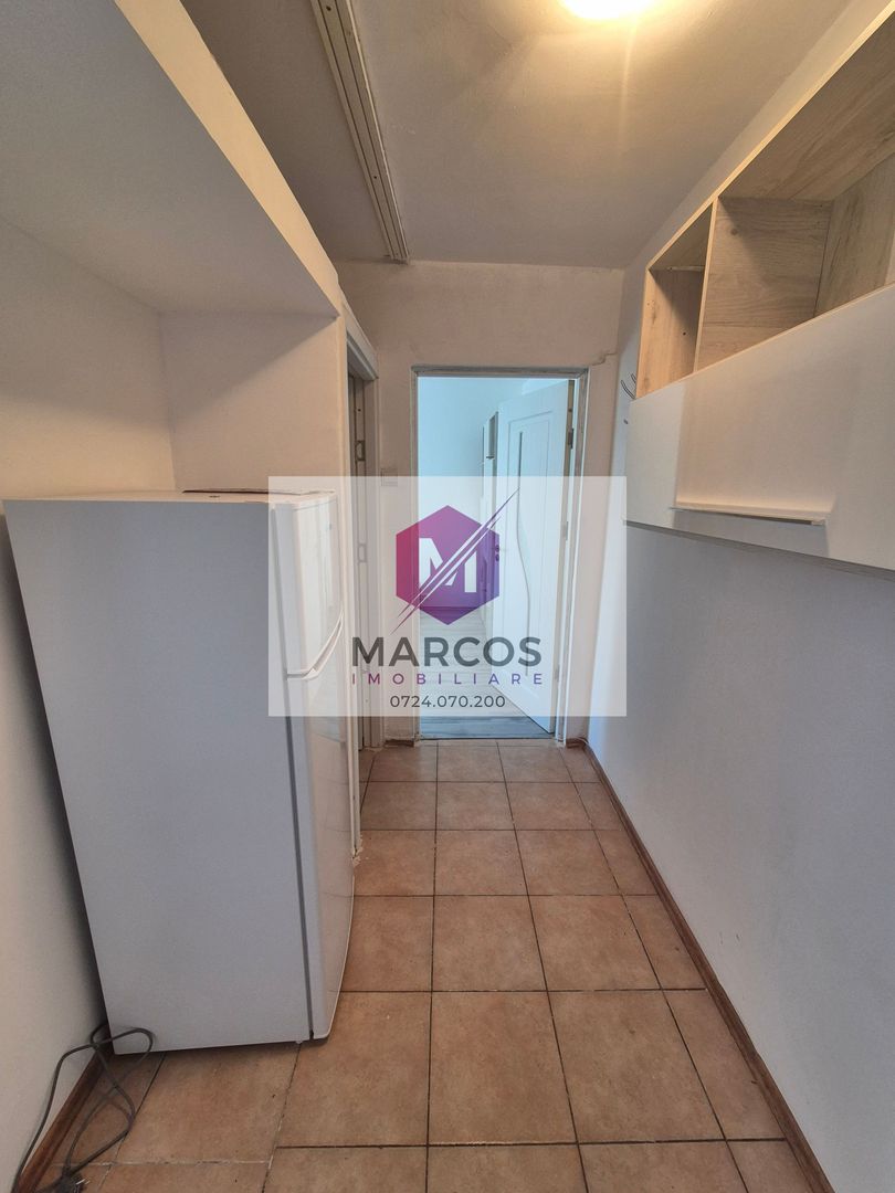 Închiriez apartament 1 camera et.1 Micro 1 - Poză 8