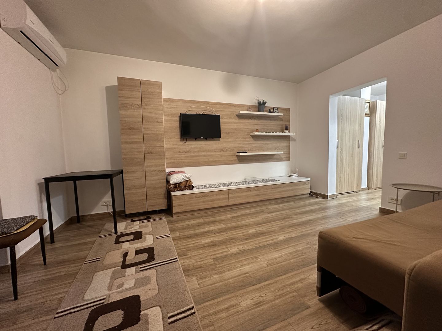 TITAN - Costin Georgian | Chirie Garsoniera la 7  minute de metrou - Poză 2