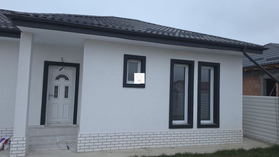 Casa 4 camere Crevedia - Poză 1