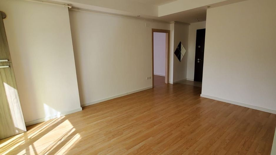 3 CAMERE IN COSMOPOLIS - Poză 10