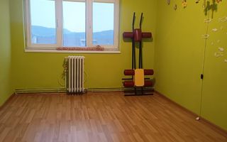 Apartament 4 camere - finisat- lift nou- Zona Lama- Ocazie! - Poză 5