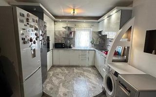 Apartament cu 3 camere, mobilat modern, 2 balcoane și parcare. - Poză 6