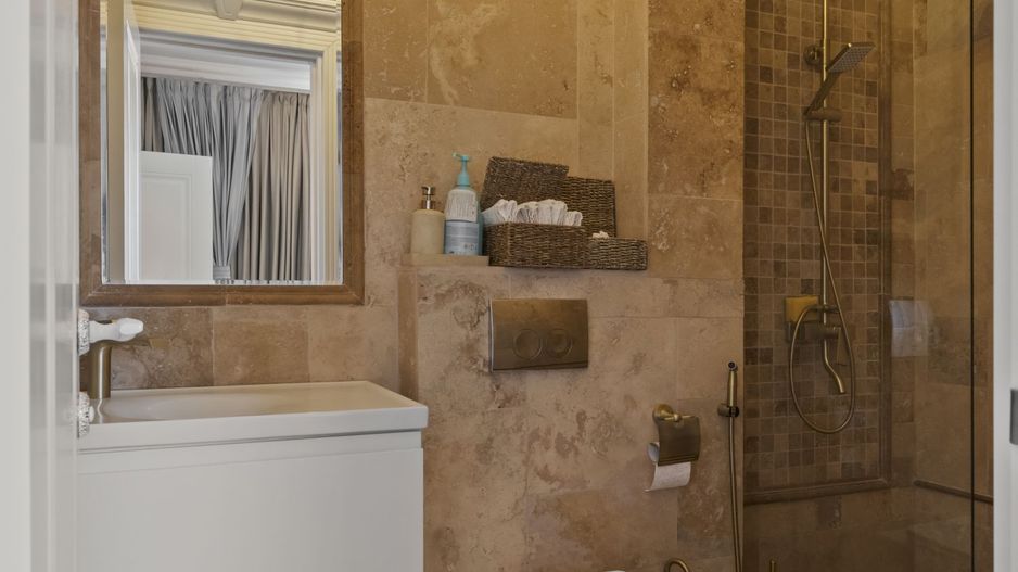 CASA COMPLET RENOVATA || 2 CAMERE|| 2 BAI || CENTRALA PROPRIE - Poză 12