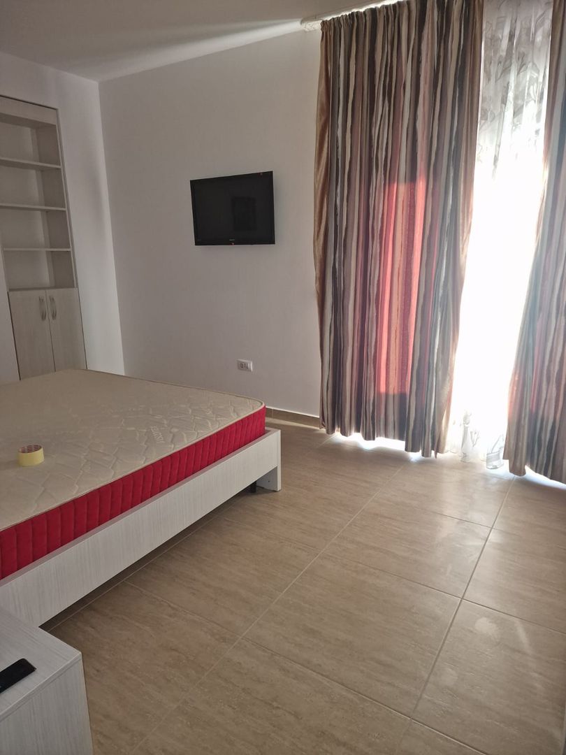 De inchiriat apartament cu 2 camere bloc nou, Anul revolutiei, et.1, 450 E - Poză 3