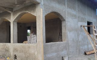 Casă la roșu de vânzare, la doar 15 km de Botoșani! - Poză 1