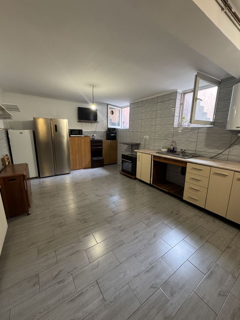 Casa Curte Proprie- Gara de Nord/ Victoriei - Poză 4