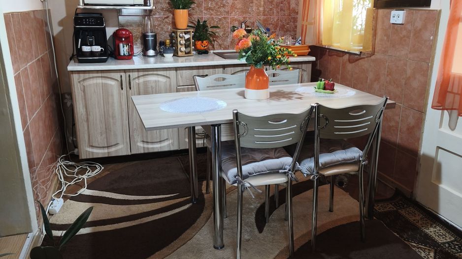 Casă Corunca la stradă E60, teren 600 mp, 3 camere – ideal investie - Poză 3