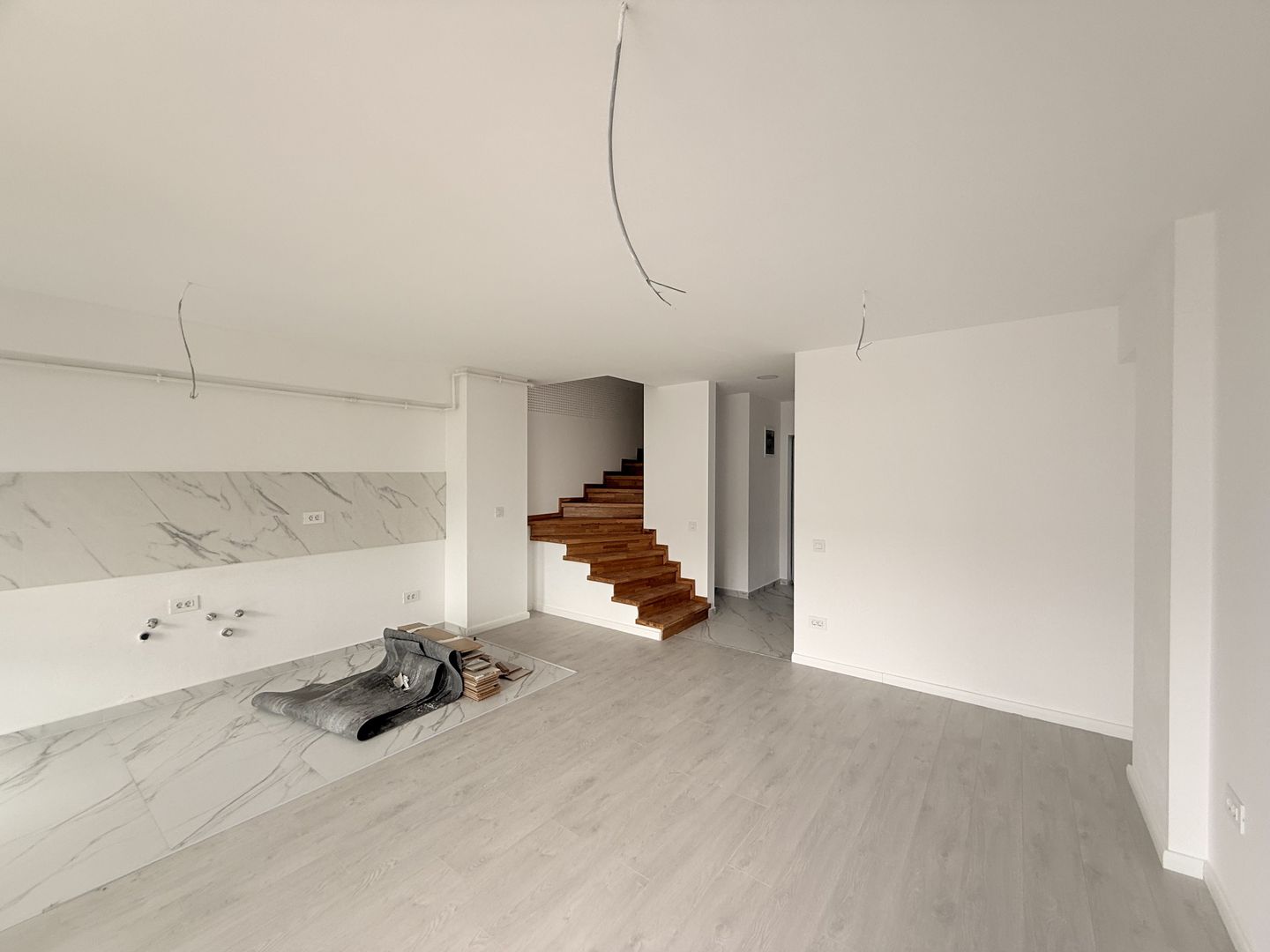 3 camere Parcul Carol 85 mp vedere panoramica - Poză 5