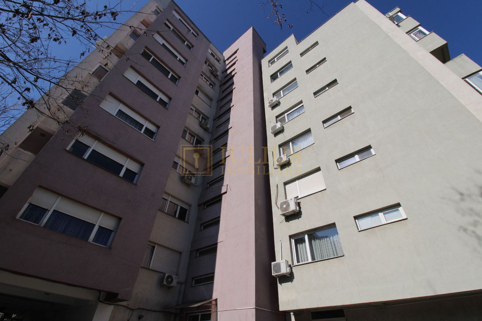 3 camere spatioase, 2 bai, balcon + loc de parcare cu acces controlat - Poză 29