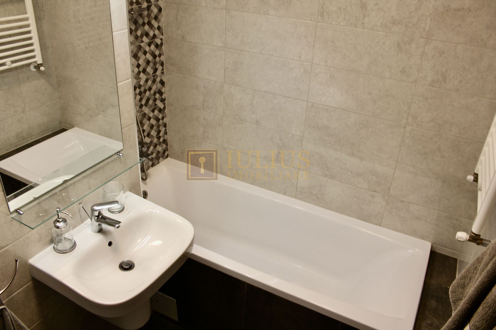 City of Mara, mobilat modern, parcare si contract inclus ! - Poză 16