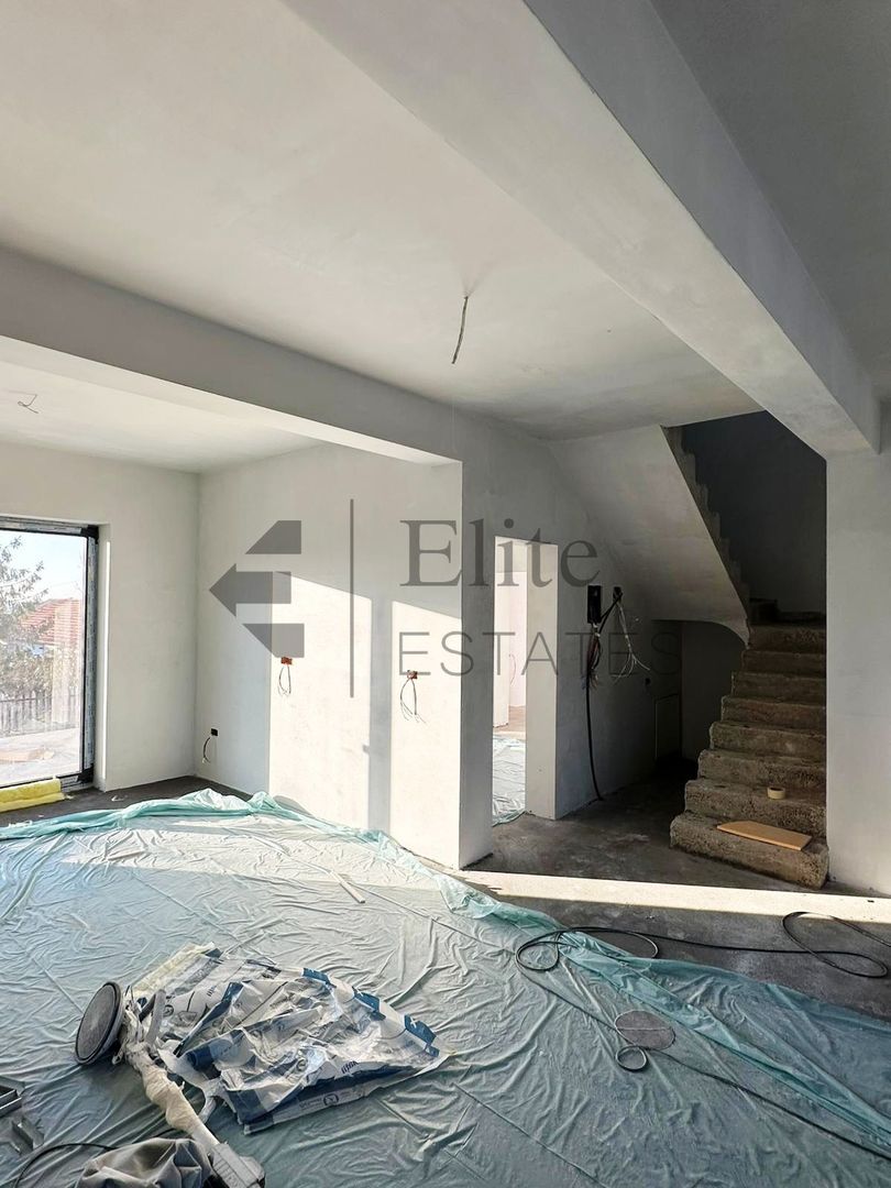 Casa pe deal de vanzare cu 5 camere - Poză 7