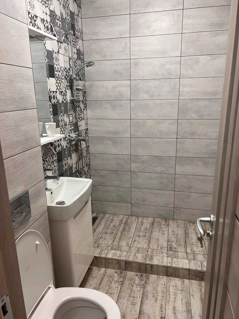 Garsonieră 30 mp, renovată, mobilată, 3 lifturi, metrou 2 minute - Poză 4