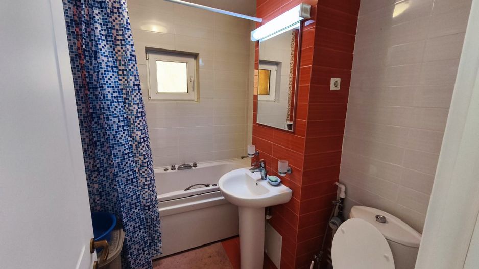 De inchiriat apartament spatios, 3 camere, pe Faleza, 900 euro - Poză 13