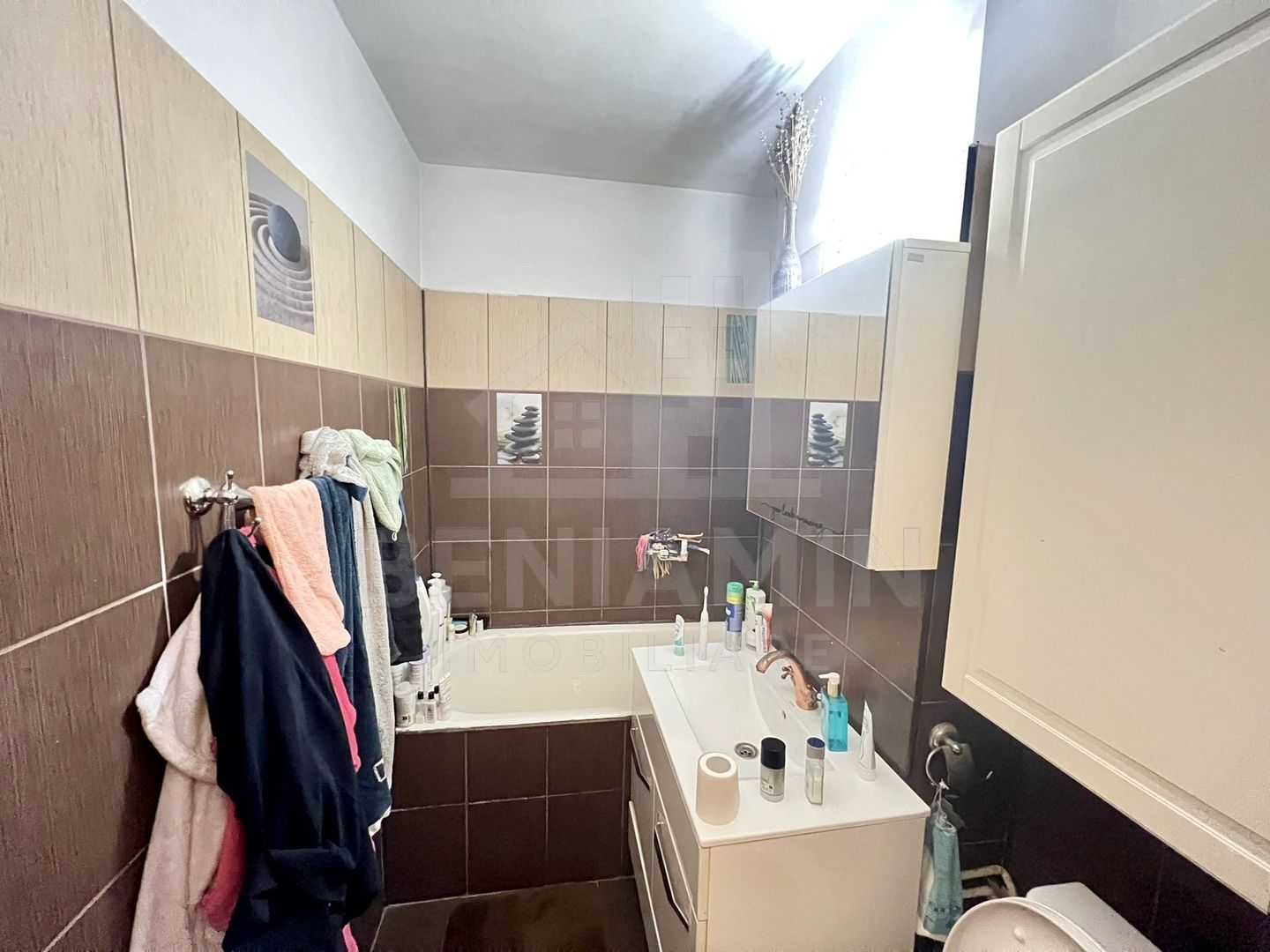 3 decomandate - etaj 6 - 65mp- centrala - Parcare - Boxa - Astra - Poză 7