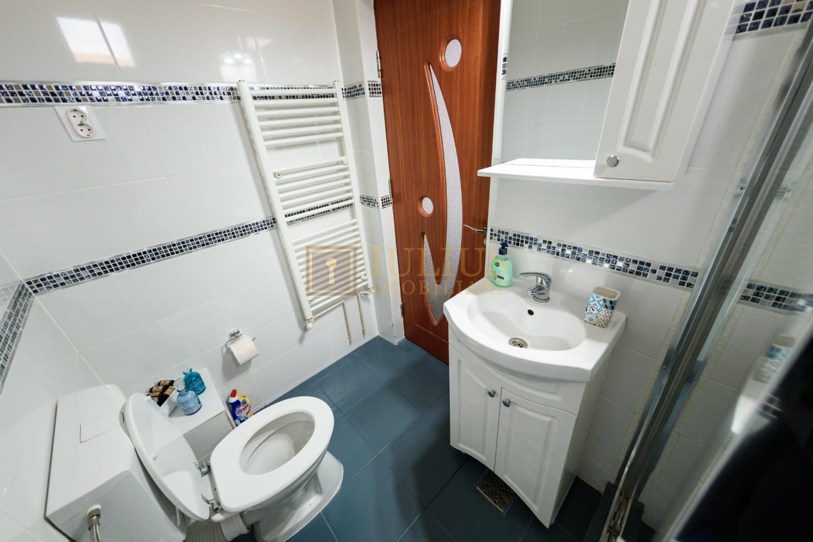 Piata Unirii|, apartament lux| cladire istorica| centrala proprie| 04.10.26 - Poză 13