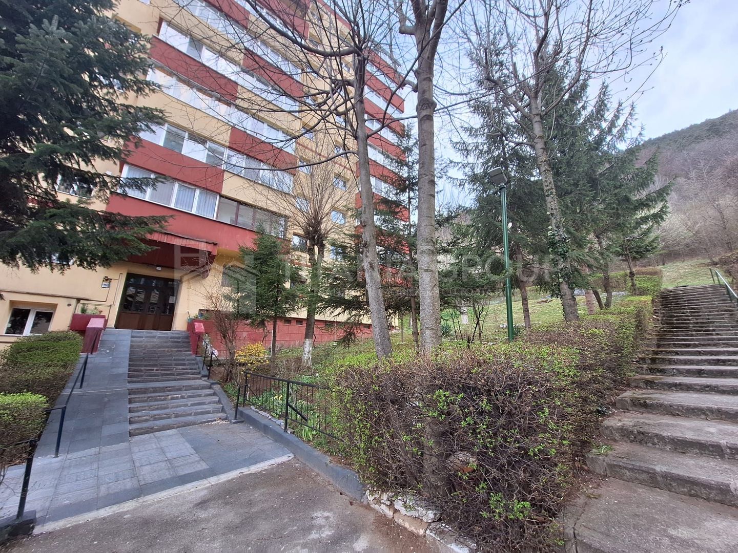 Apartament parcare si boxa in Racadau, pet friendly - Poză 1