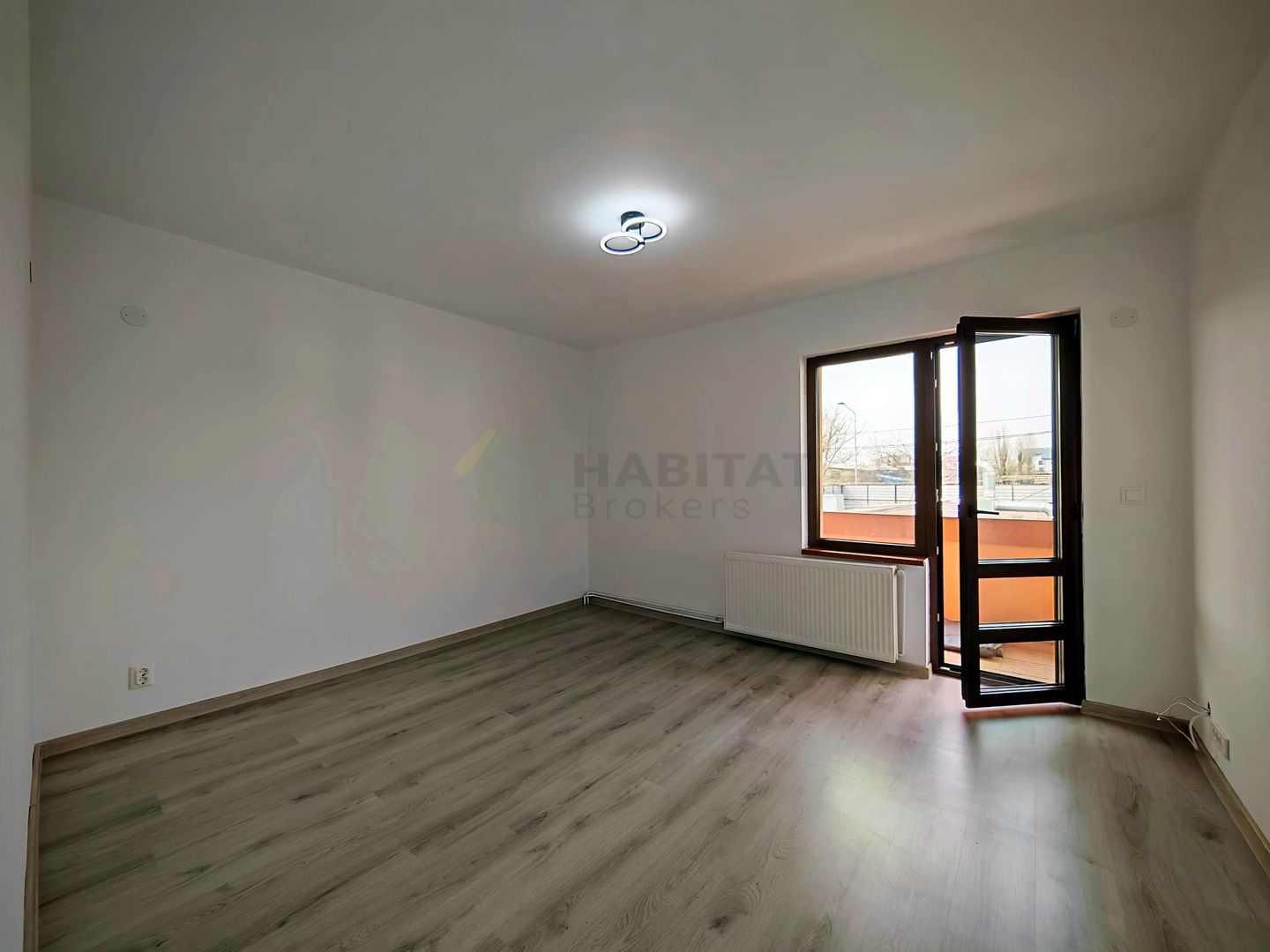 Vilă Individuală cu o curte generoasa zona Aparatorii Patriei - Poză 17