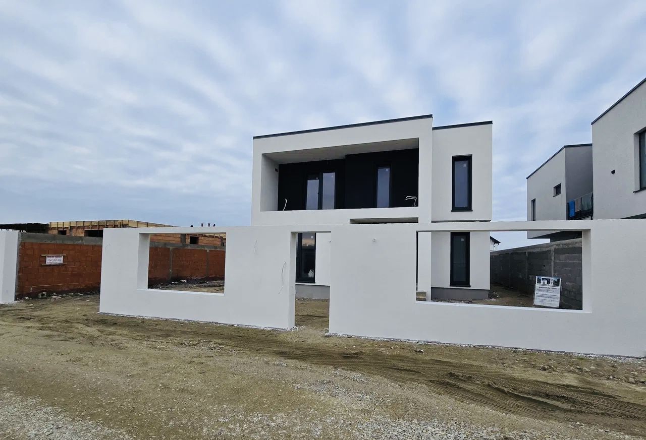 Casǎ de vânzare  P+E Sânmartin Beverly- Hills - Poză 1